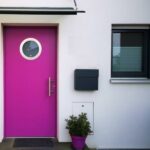 Bunte Haustür in Violett - modern mit Edelstahl